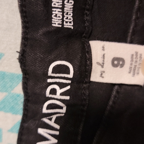 Jeans - Picture 2 of 3